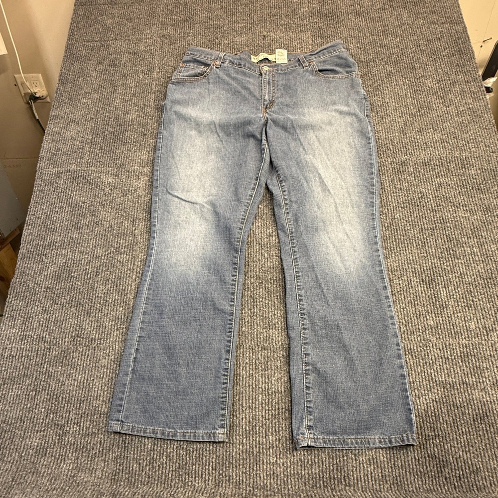 Vintage 2004 Levis 515 Nouveau Boot Cut Jean Womens 18M Medium Wash Blue Stretch